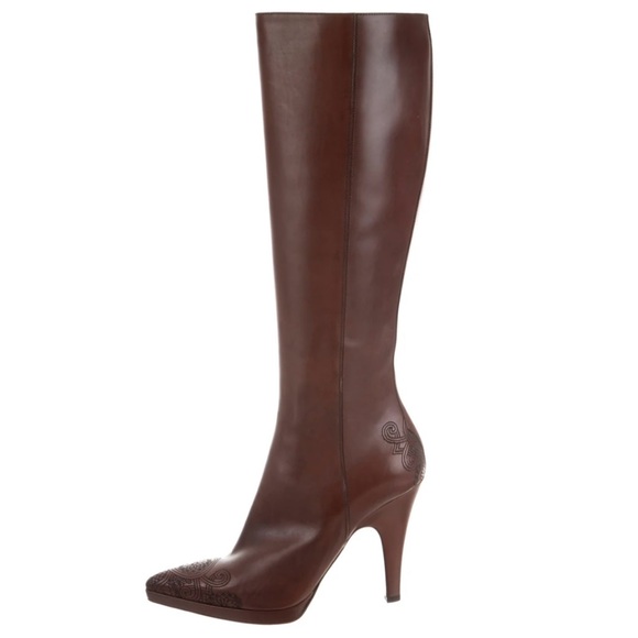 Prada Calzature Donna pointed toe knee-length boots with intricate detailing. - Picture 2 of 10